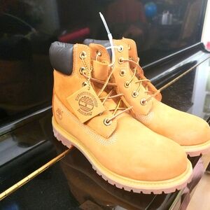 Size 8 womens Timberland boots